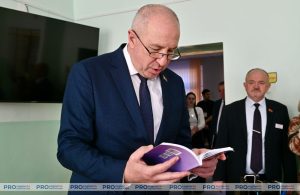 Председатель Гродненского облисполкома Юрий Караев находится с рабочим визитом в Скидельском государственном колледже