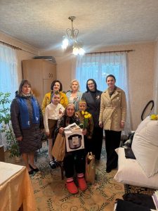 С наступающим Днём Победы поздравили малолетних узниц фашистских концлагерей Ромуальду Сигизмундовну Ленгинович проживающую в д. Наумовичи и Казимиру Антоновну Чигер из д. Конюхи Подлабенского сельисполкома.
