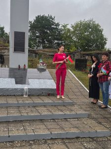 Работники СПК «Гродненский» и Подлабенский сельсовет возложили цветы у форта 1 в преддверии Дня Независимости Республики Беларусь 🇧🇾