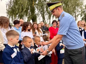 В Ратичской средней школе состоялась торжественная линейка, посвященная началу нового учебного года